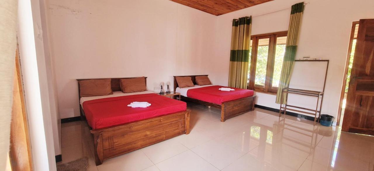 Hotel Italian Guest Trincomalee Esterno foto