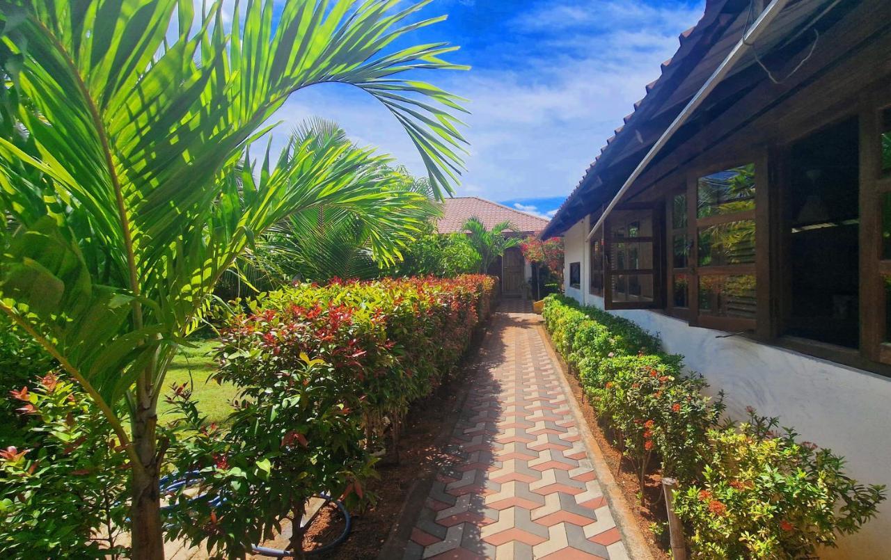 Hotel Italian Guest Trincomalee Esterno foto
