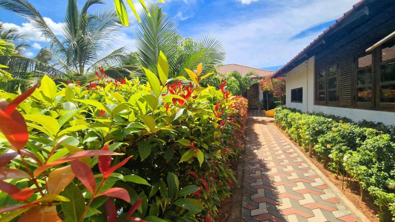 Hotel Italian Guest Trincomalee Esterno foto