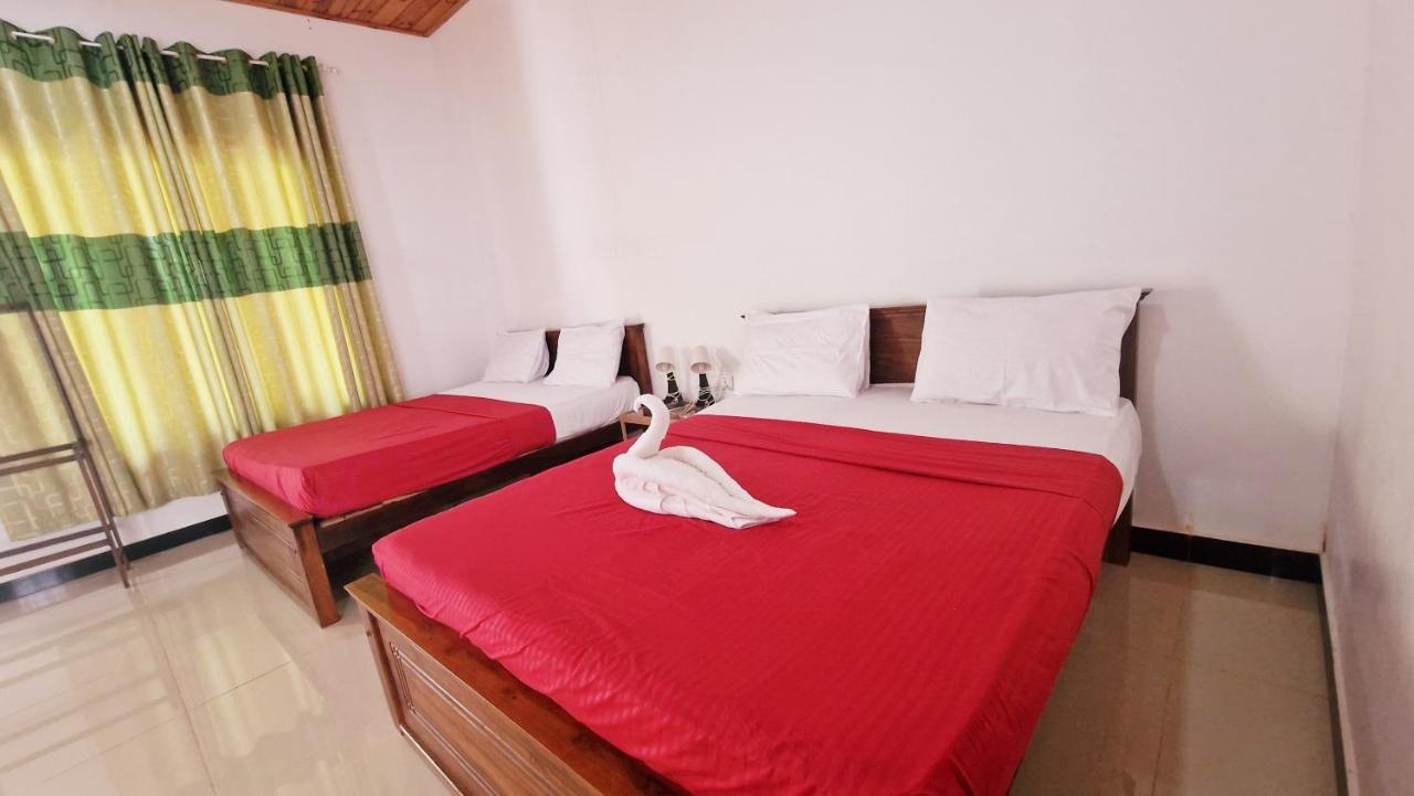 Hotel Italian Guest Trincomalee Esterno foto