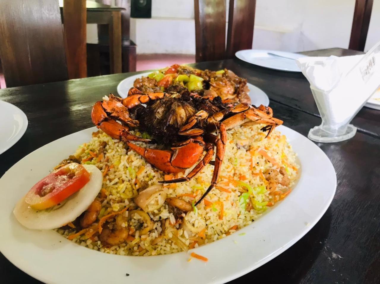 Hotel Italian Guest Trincomalee Esterno foto