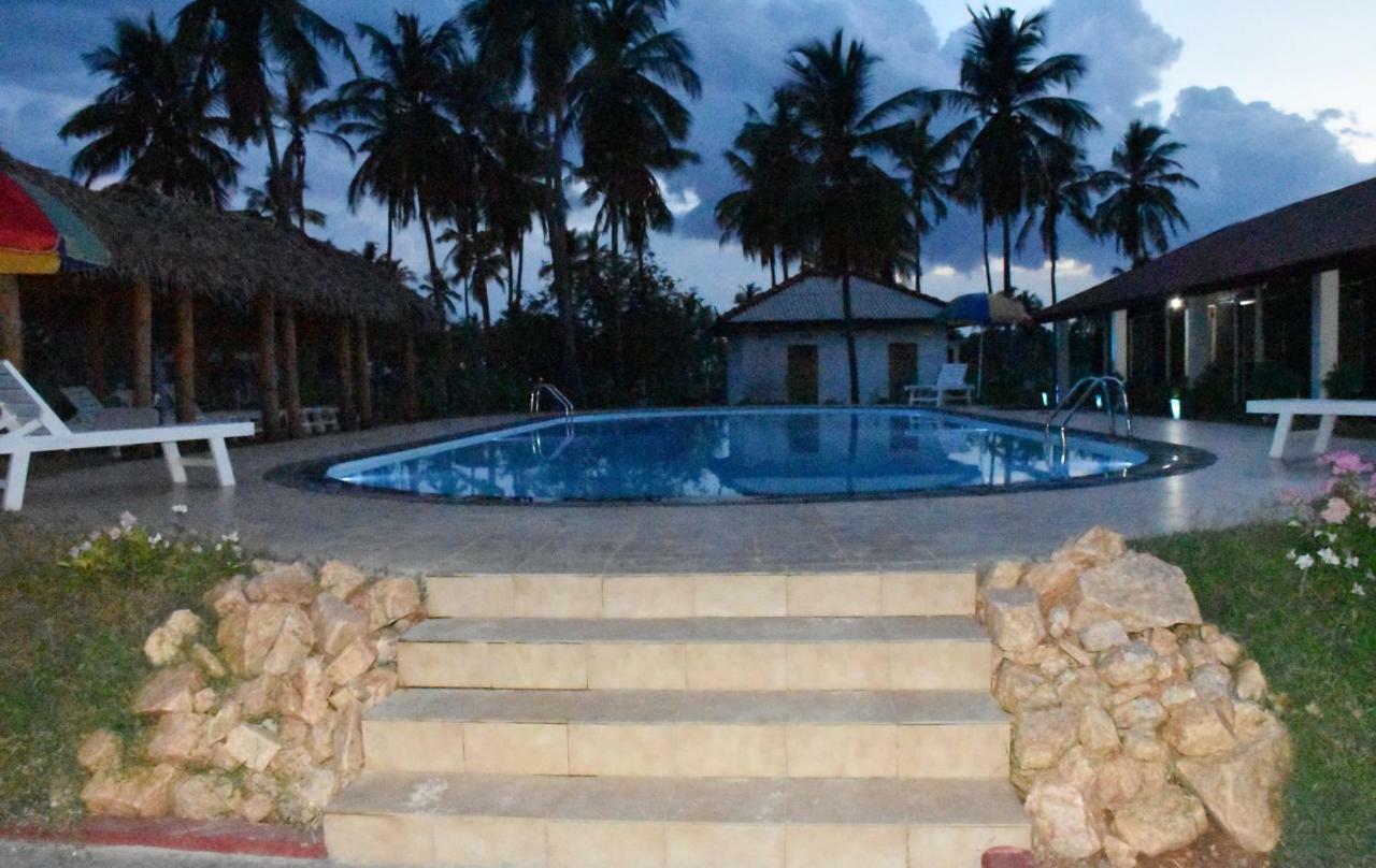 Hotel Italian Guest Trincomalee Esterno foto